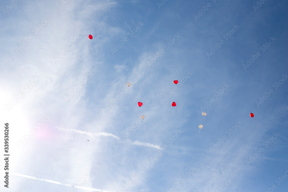 Luftballons steigen lassen Luftballons steigen lassen