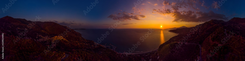 Obraz premium Tramonto nel Cilento