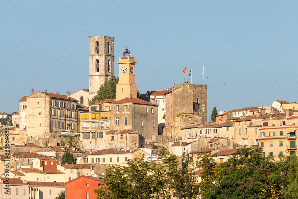 Grasse, la ville du parfum, cathédrale Notre-Dame du Puy et la Tour de l'Horloge
