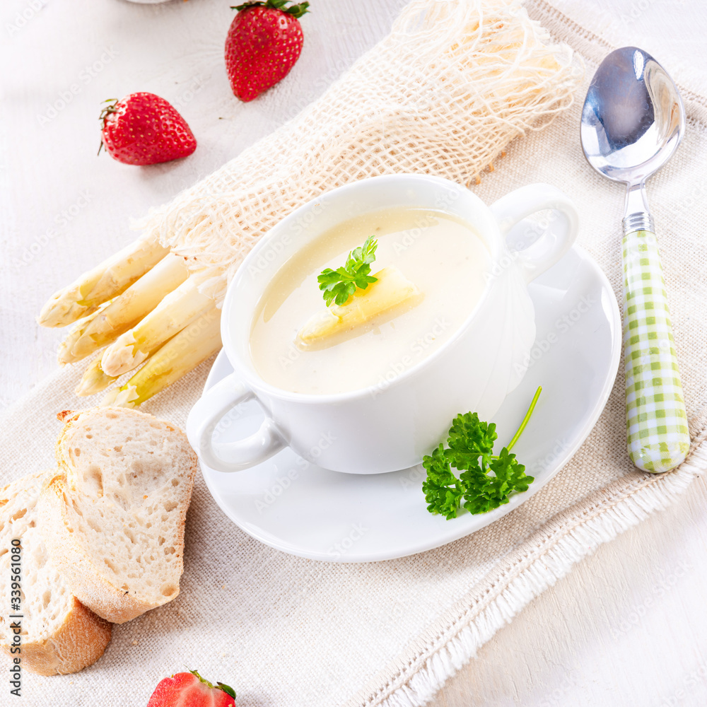 Delicious white asparagus cream soup Delicious white asparagus cream soup