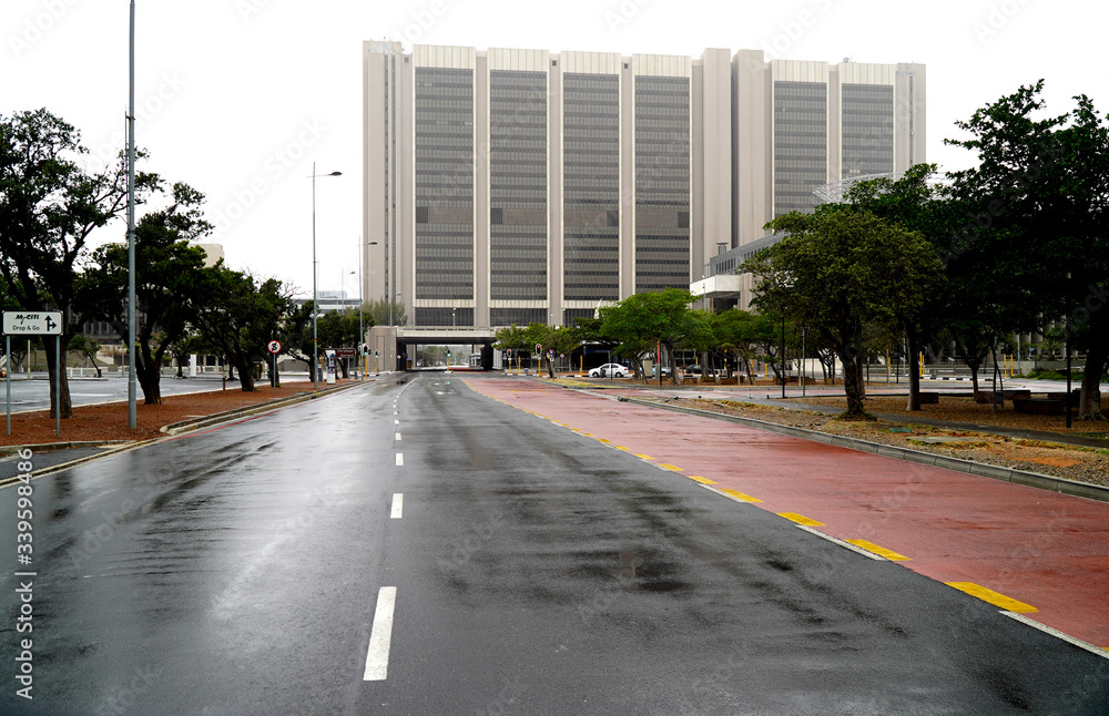 Obraz premium Empty streets of Cape town, South Africa during the lock down.
