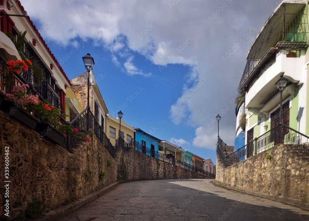 narrow street in Santo Domingo