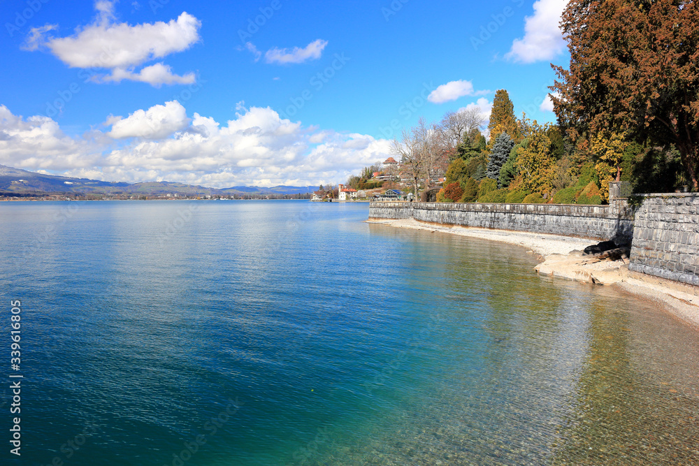 Obraz premium Oberhofen am Thunersee. The town is located on the northern shore of Lake Thun. Switzerland, Europe.
