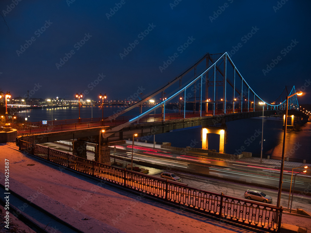Fototapeta premium Langzeitbelichtung einer Brücke