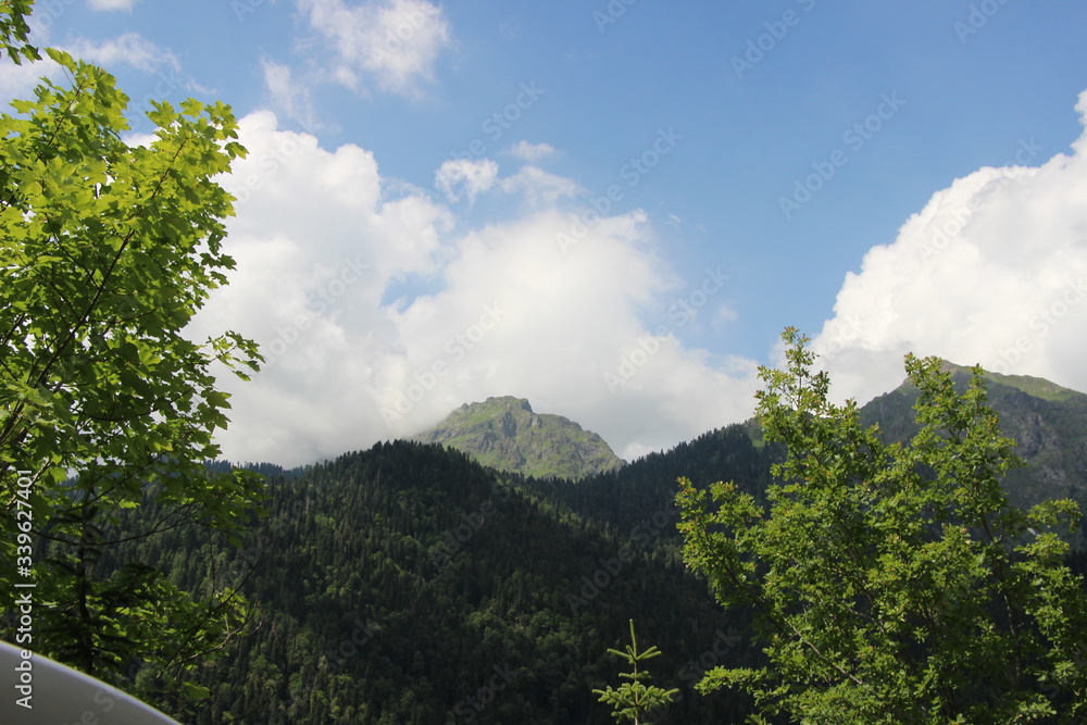 Obraz premium clouds over the mountains