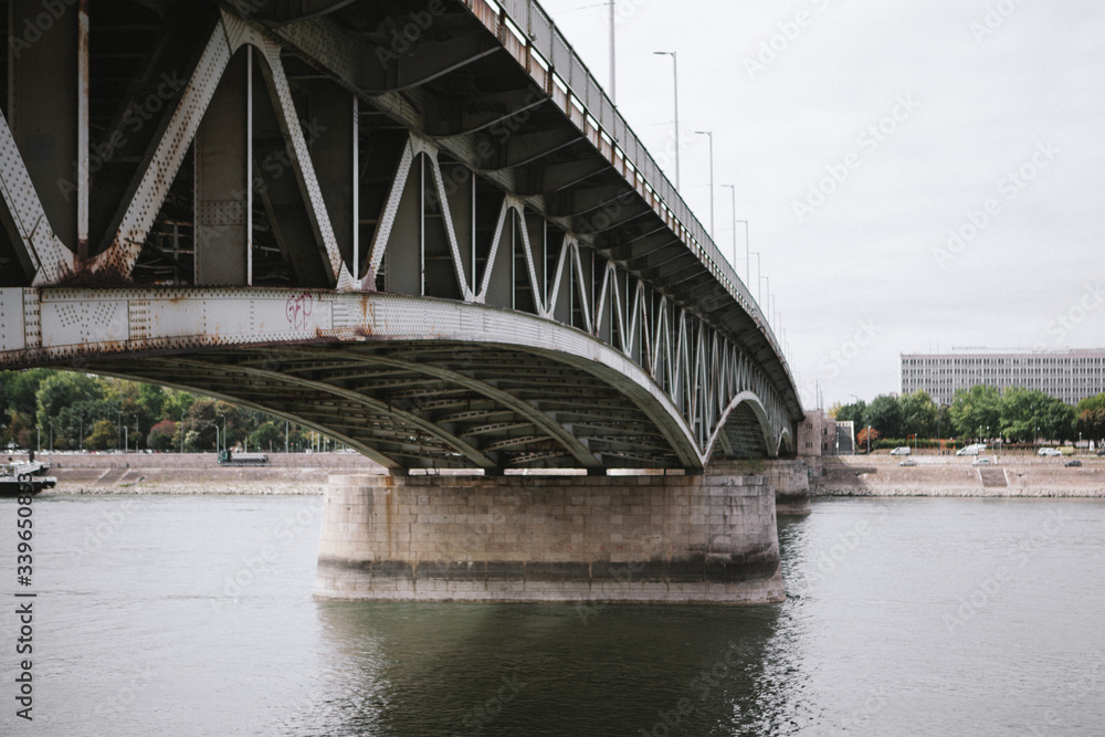 Naklejka premium Bridge in Budapest