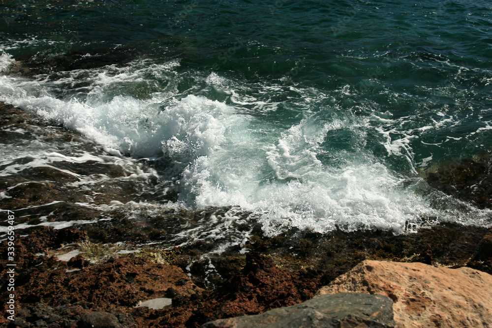 Fototapeta premium El mar y las rocas