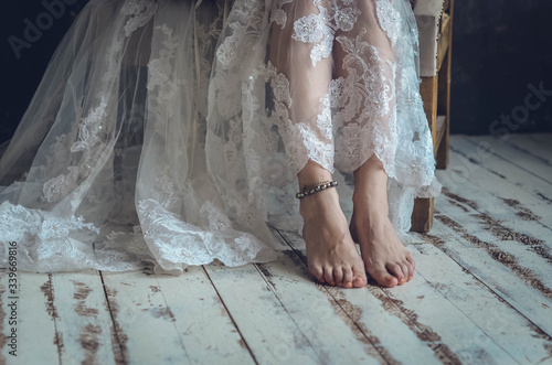 bride dress foot