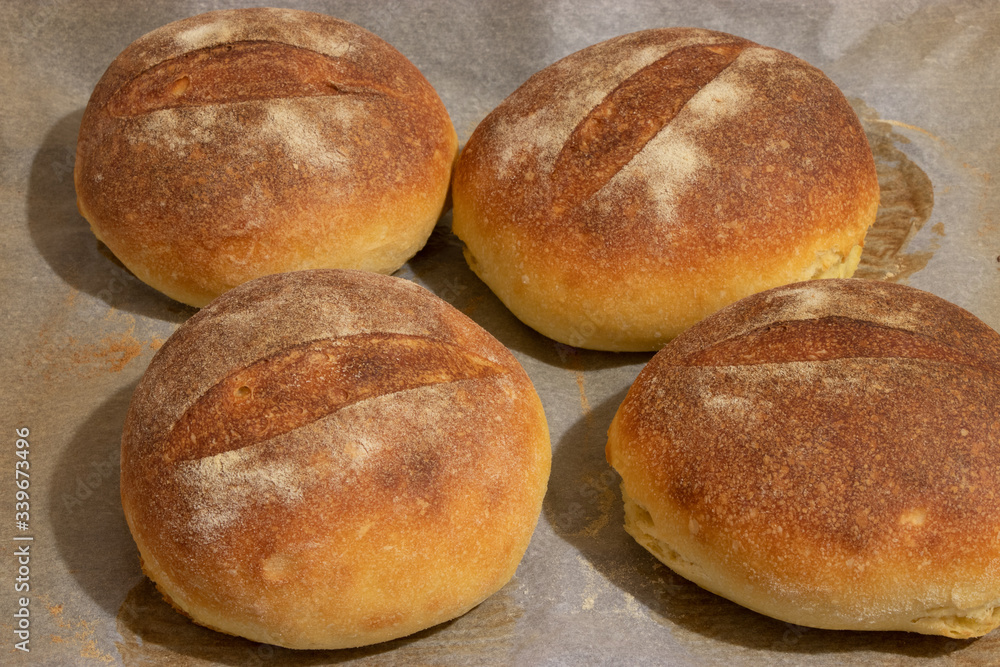 Pane cotto nel forno di casa