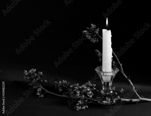 Light candle and flowers for doctors and nurses
(Coronavirus condolence card) 