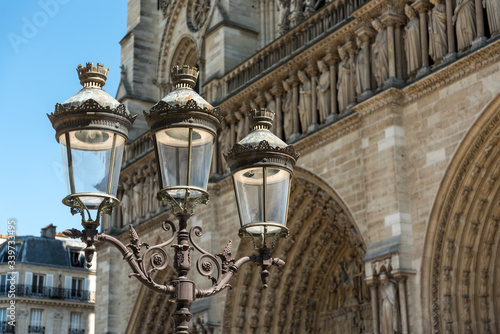 Antique Street Light in front of the Notre Dame, Paris/France