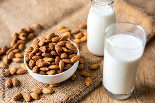 Tableau sur toile Organic almond milk and almonds