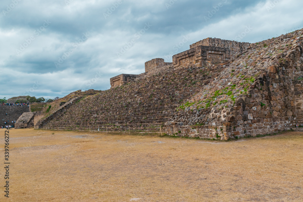 Fototapeta premium Fullshot view of monte Alban ruins