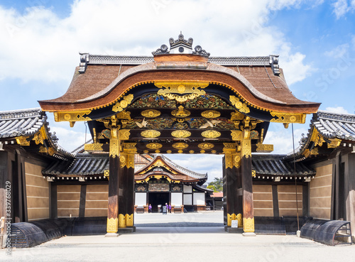 京都　世界遺産　二条城唐門 photo