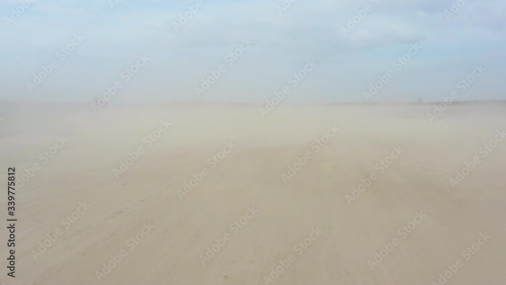 Dust storm in Kyiv region. A serious problem for farmers. The wind will blow the seeds of crops, fertilizers, and fertile soil. Dust storm in Kyiv region. A serious problem for farmers. The wind will blow the seeds of crops, fertilizers, and fertile soil.
