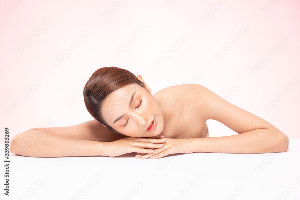 Beauty asian women portrait face with natural skin and skin care healthy hair and skin close up face beauty portrait.Beauty Concept on white background. Beauty asian women portrait face with natural skin and skin care healthy hair and skin close up face beauty portrait.Beauty Concept on white background.