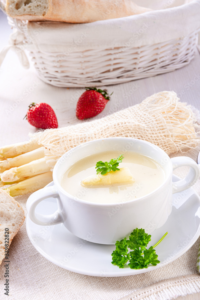 Delicious white asparagus cream soup Delicious white asparagus cream soup