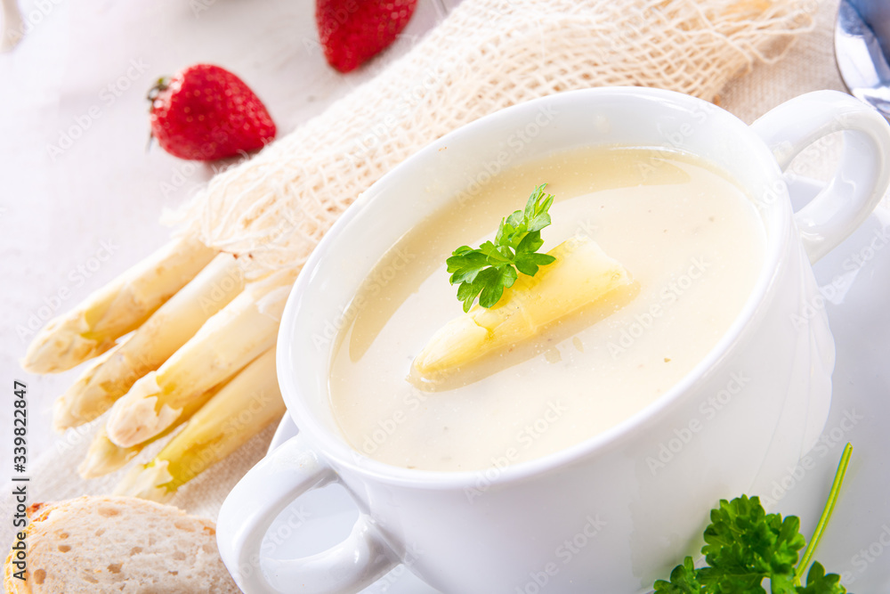 Delicious white asparagus cream soup Delicious white asparagus cream soup