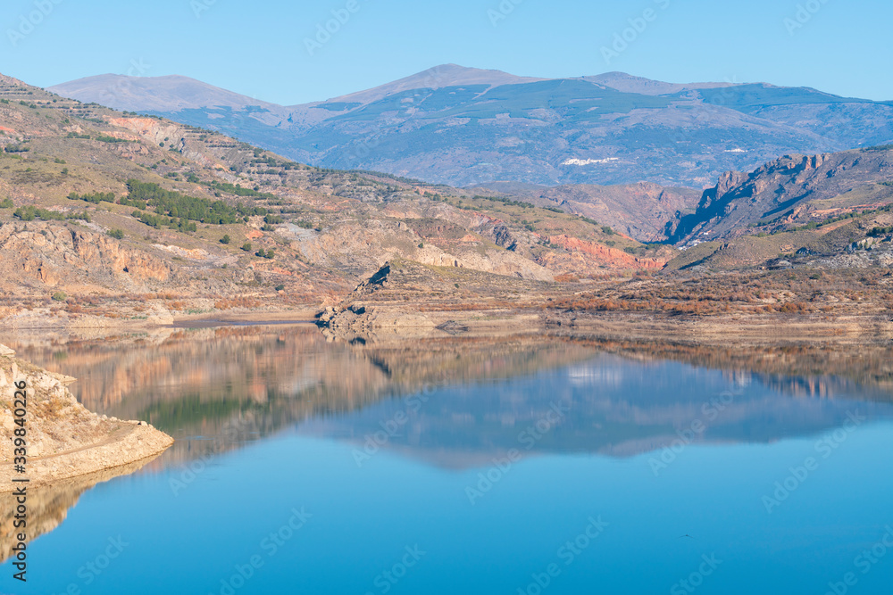 Obraz premium blue waters of the Beninar reservoir (Spain)