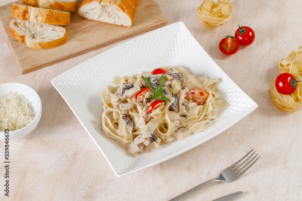 Spaghetti with mushrooms