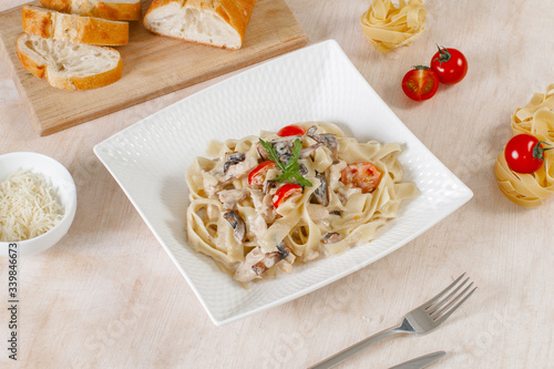 Spaghetti with mushrooms