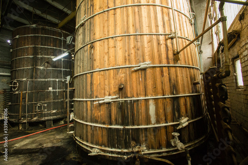 Wooden tank for vinegar fermentation