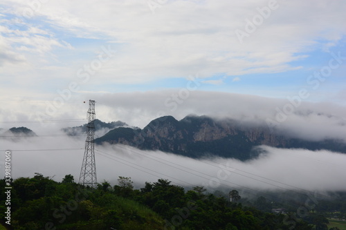 high-voltage, direct current (HVDC) electric power transmission system over a long distance
