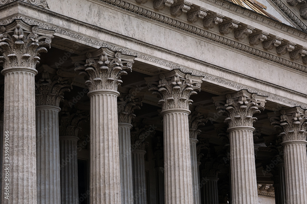 Marble columns and patterns on the building, a medium-sized photograph with a rhythm in the frame, a historic building in St. Petersburg