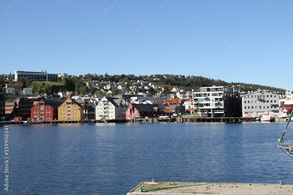 Obraz premium tromso tromsø water travel tourism sea coast nature port blue landscape sky harbor architecture europe boatship mountain summer bay view city beautifull 