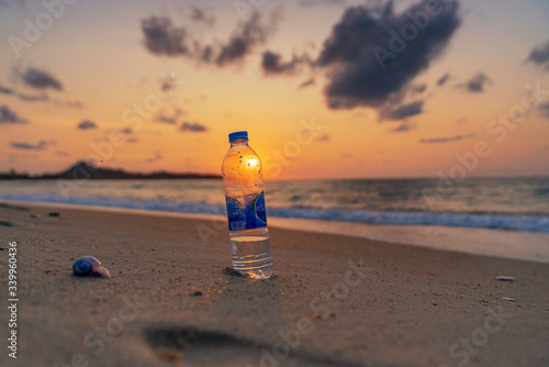 Strand, Sonnenaufgang, Wasserflasche