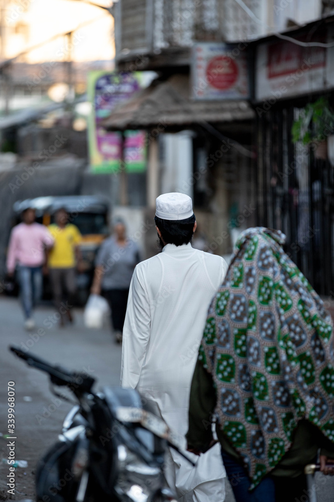 Obraz premium crowd and people in the neighbourhood of Bandra, Mumbai, India