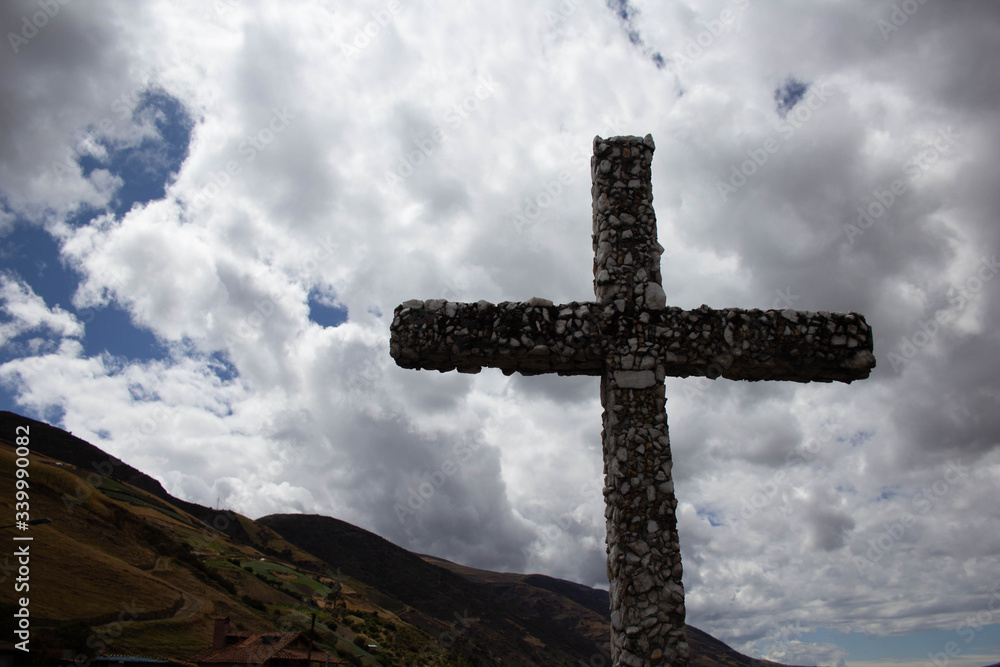 cruz de piedra en los andes cruz de piedra en los andes