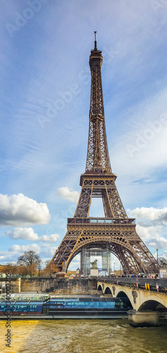  The Eiffel Tower in Paris, France © ni