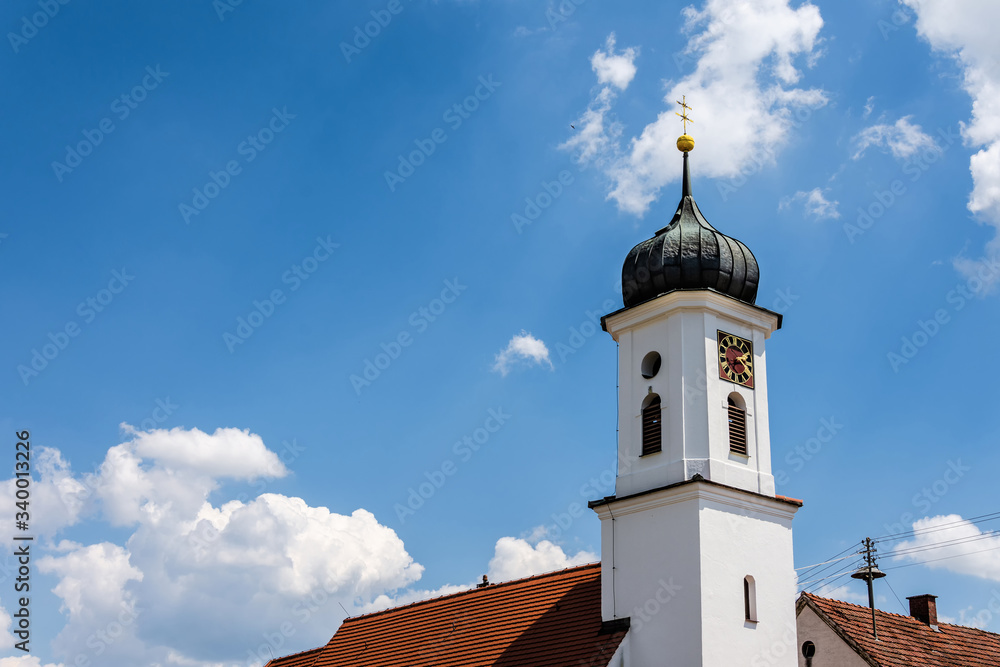Zwiebelturm der katholischen Friedhofskapelle St. Leonhard in Burgau - Remshart Zwiebelturm der katholischen Friedhofskapelle St. Leonhard in Burgau - Remshart