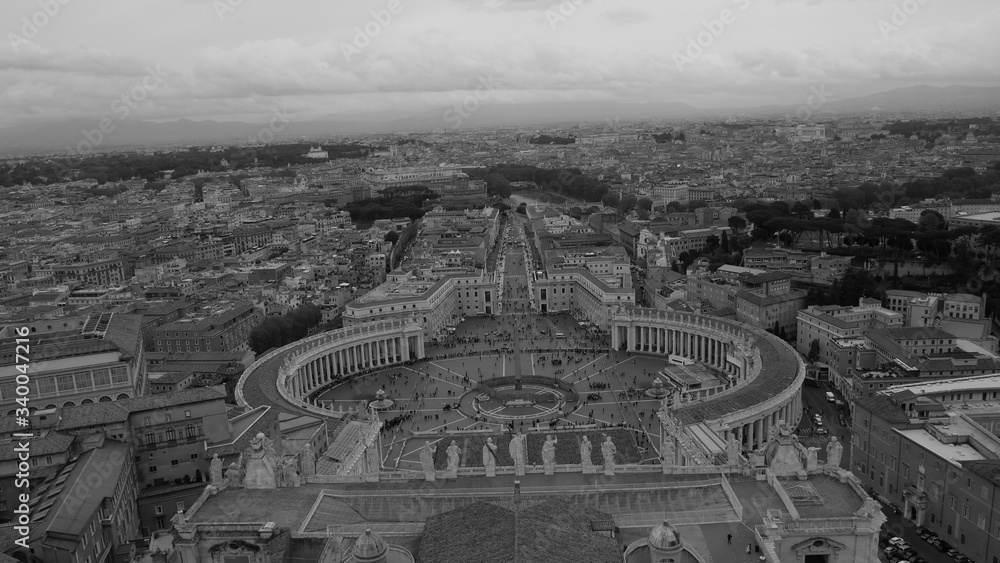 Famous Saint Peter's Square - Rome Famous Saint Peter's Square - Rome