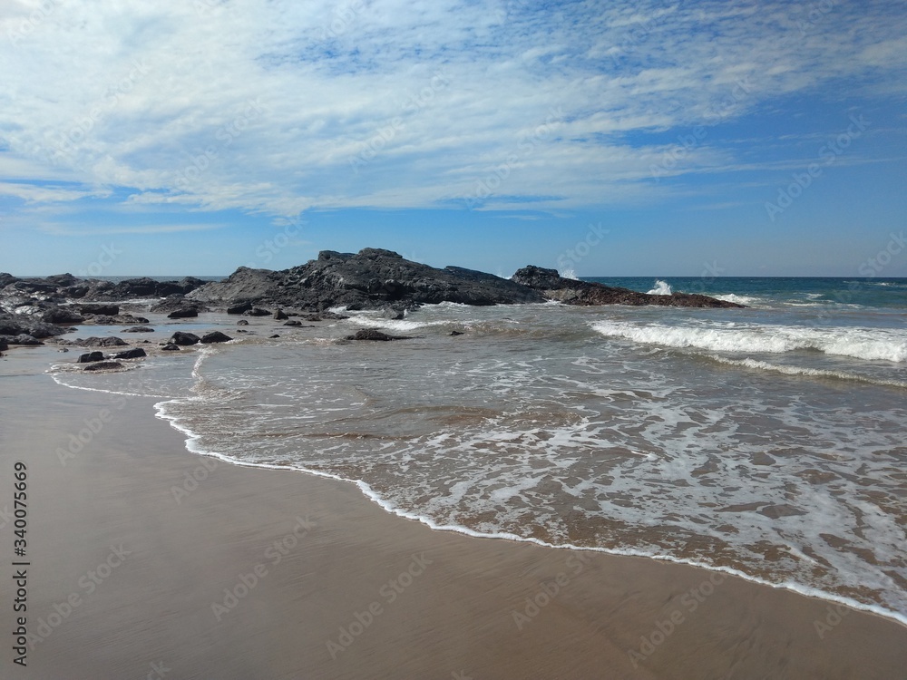 sol, arena, mar, rocas. sol, arena, mar, rocas.