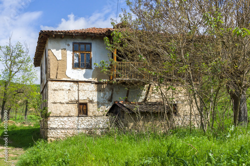 Houses from the nineteenth century in Zlatolist, Bulgaria © Stoyan Haytov