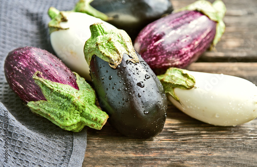 Obraz na płótnie 3 colorful mixed of Eggplant (Solanum melongena) or aubergine with water drop. w salonie