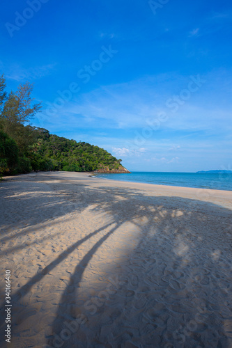 Fototapeta Naklejka Na Ścianę i Meble -  beach in National Park of Koh Lanta, Krabi, Thailand