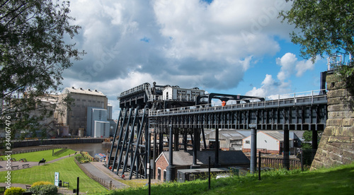 Anderson Boat Lift Northwich 5