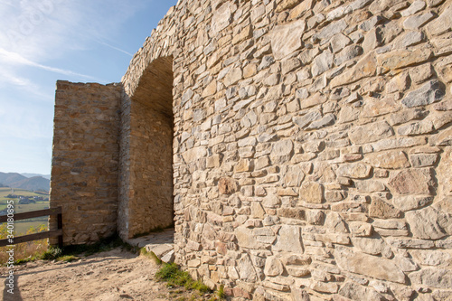 Fototapeta Naklejka Na Ścianę i Meble -  Castle in Rytro