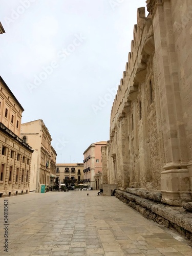Fototapeta Naklejka Na Ścianę i Meble -  View on the ancient street in Siracusa, Sicily