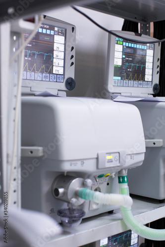 Apparatus for artificial lung ventilation. Rescue measures for severe lung diseases. Production of devices for intensive care