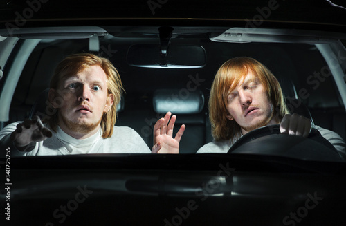 Fotografija A warning to drowsy drivers