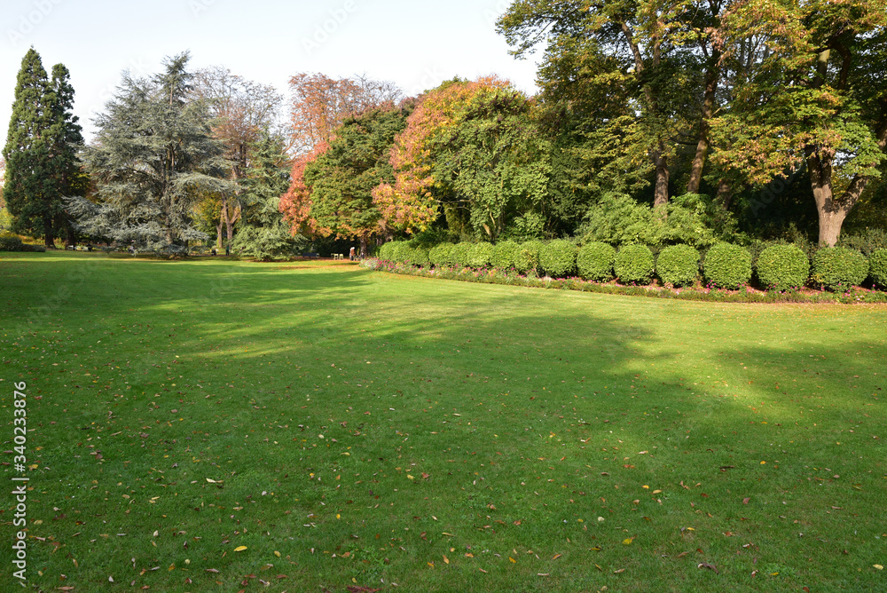 Pelouse du jardin du Luxembourg à Paris, France Pelouse du jardin du Luxembourg à Paris, France
