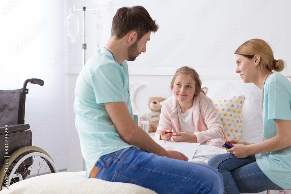 Obraz premium Talking to family