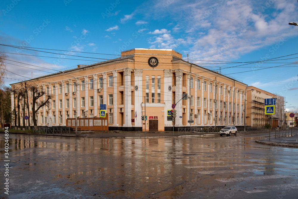 Obraz premium The building of the Ministry of internal Affairs of the Republic of Mari El in Yoshkar-Ola