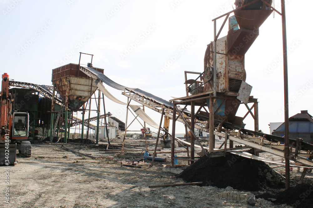 A section of the raw coal lavvar plant. A section of the raw coal lavvar plant.