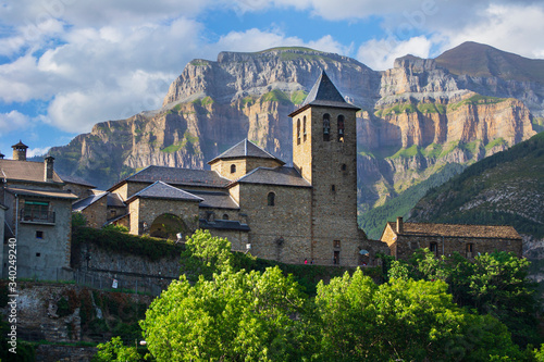 pueblos de montaña photo