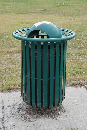 リサイクルボックス　Canada's unique recycling box (dust box) photo